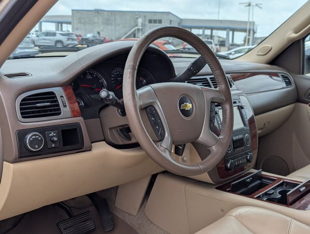 Used 2014 White Chevrolet LTZ image 12