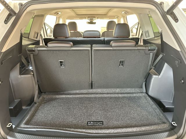 2026 Volkswagen Atlas 2.0T Peak Edition White/off-white at Luther Ford