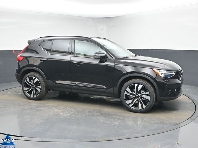 2026 Volvo XC40 B5 Plus AWD