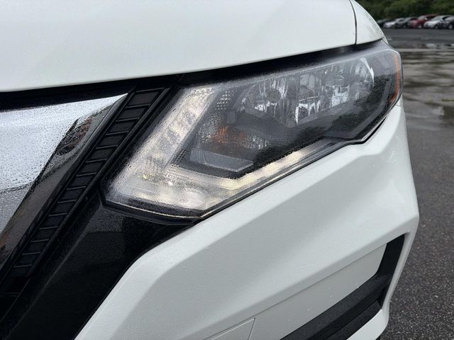 2017 Nissan Rogue - Image 10