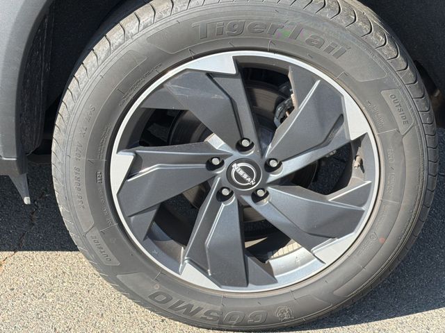 Used 2024 Black Nissan SV image 6