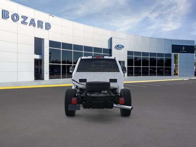 2026 Oxford White Ford Super Duty F-350 SRW XLT 168 WB 4X4 Chassis