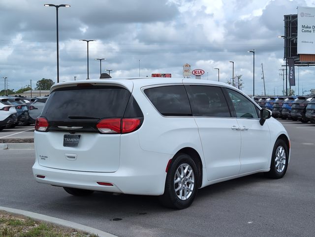 View vehicle photo 7