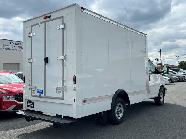 2023 GMC Savana 3500 Work Van 3