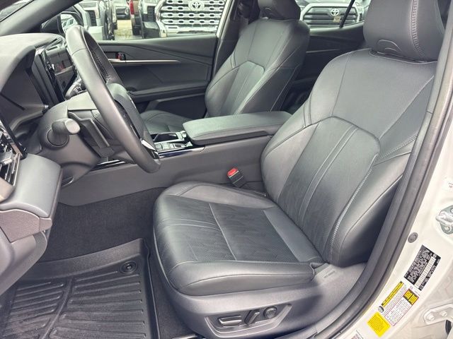 2025 Toyota Camry XSE - Photo 11