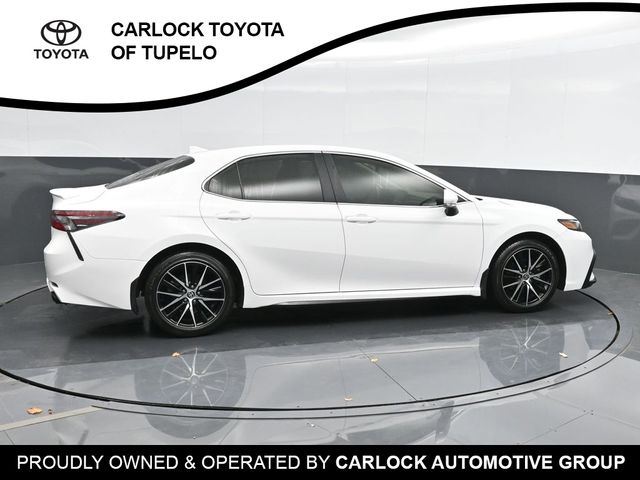 2024 Toyota Camry SE 3