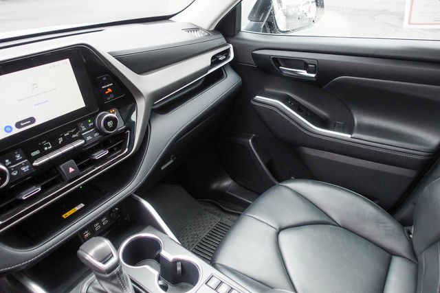 used 2023 Toyota Highlander Hybrid car, priced at $38,000