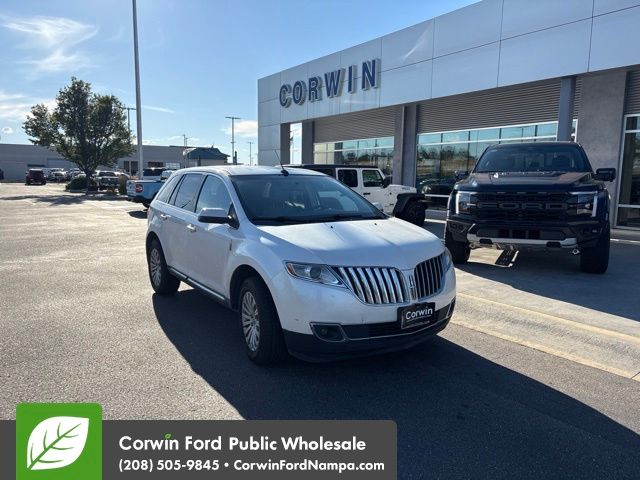White Platinum Clearcoat Metallic 2013 Lincoln MKX SUV / Crossover All-Wheel Drive 6-Speed Automatic