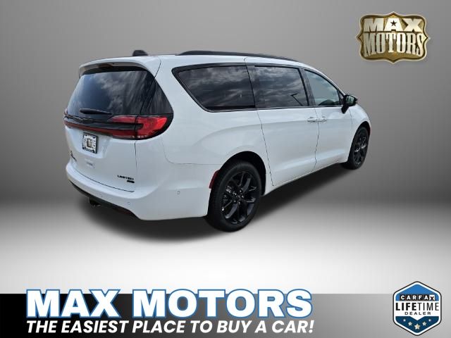 2024 Chrysler Pacifica Limited 8