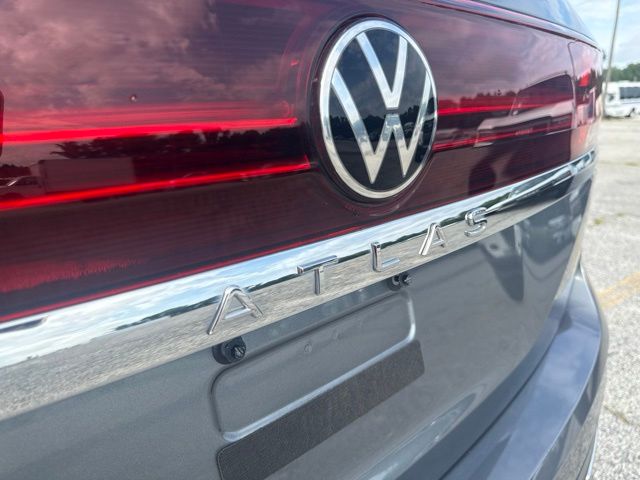 2025 Volkswagen Atlas 2.0T SE w/Technology:L168456A