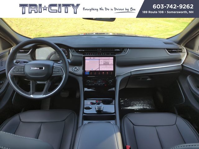 2025 Jeep Grand Cherokee Limited photo 11