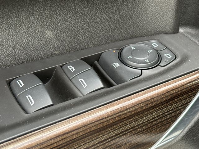 Used 2021 White Chevrolet LT Trail Boss image 19