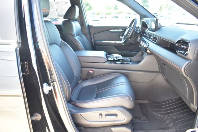 Used 2025 Honda Pilot SUV