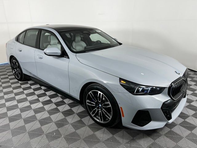 Gray Metallic 2026 BMW 5 Series Sedan Rear-Wheel Drive 8-Speed Automatic
