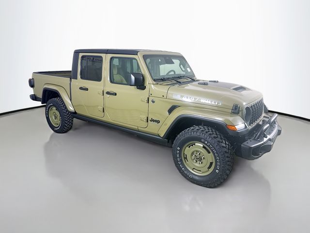 41 2026 Jeep Gladiator Pickup Truck Four-Wheel Drive 8-Speed Automatic