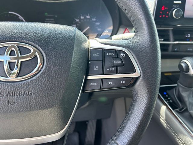 Used 2024 Toyota Sienna Van