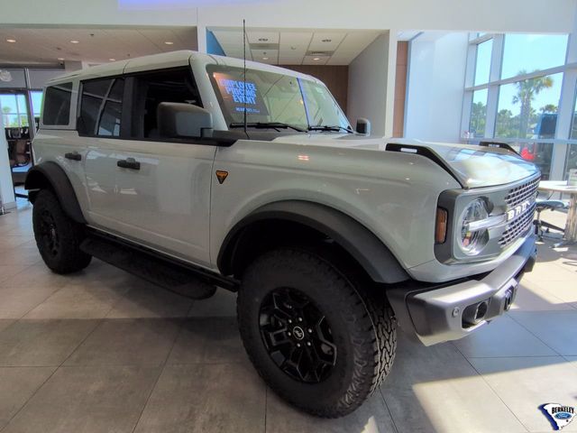 Avalanche Gray 2026 Ford Bronco Badlands 4-Door 4WD SUV / Crossover Four-Wheel Drive Automatic