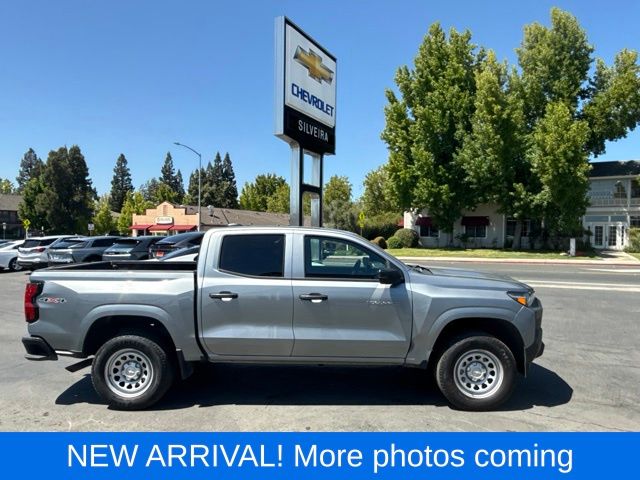 Sterling Gray Metallic 2025 Chevrolet Colorado Pickup Truck Four-Wheel Drive 8-Speed Automatic