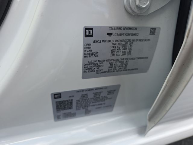 Used 2024 White GMC AT4 image 37