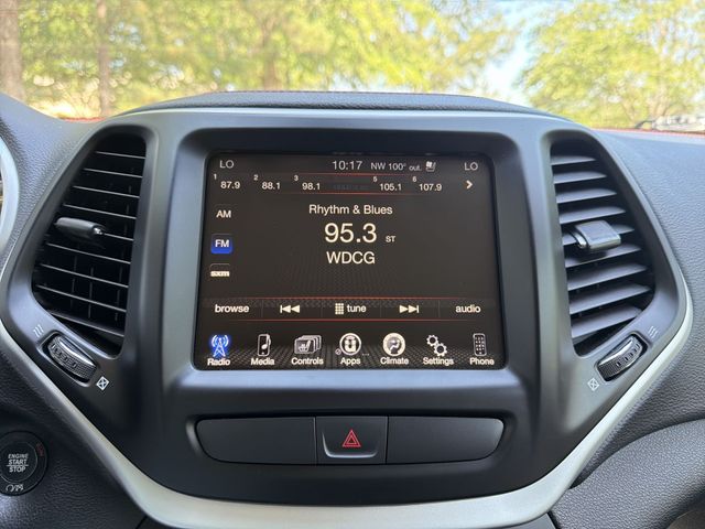 Used 2017 Black Jeep Trailhawk image 16