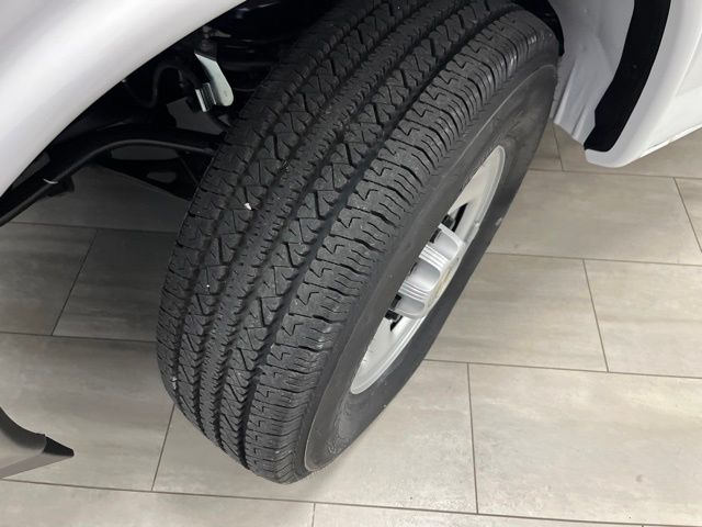 New 2026 Summit White Chevrolet Work Van image 30