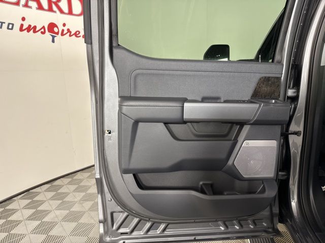 2025 Carbonized Gray Metallic Ford F-250SD Lariat 4X4 Truck
