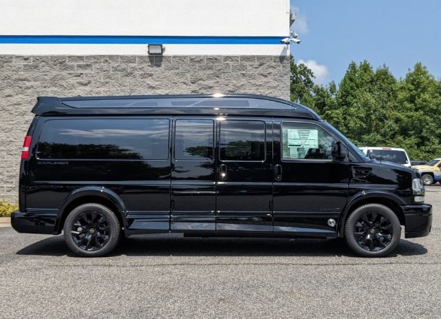 2024 Chevrolet Express 2500 Work Van 6