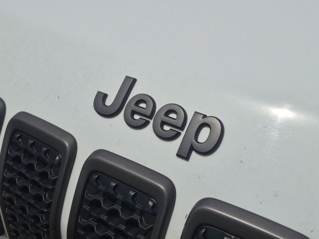 2022 Jeep Cherokee - Image 6