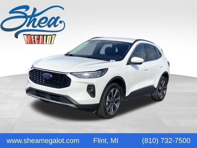 White 2024 Ford Escape Platinum AWD SUV / Crossover All-Wheel Drive 8-Speed Automatic