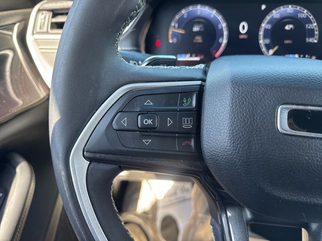 Used 2023 Silver Jeep Altitude image 24