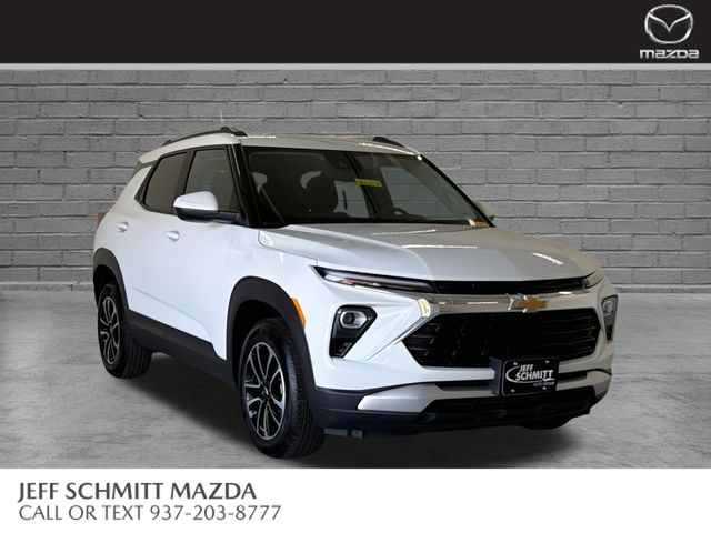 Summit White 2025 Chevrolet Trailblazer SUV / Crossover Four-Wheel Drive 9-Speed Automatic