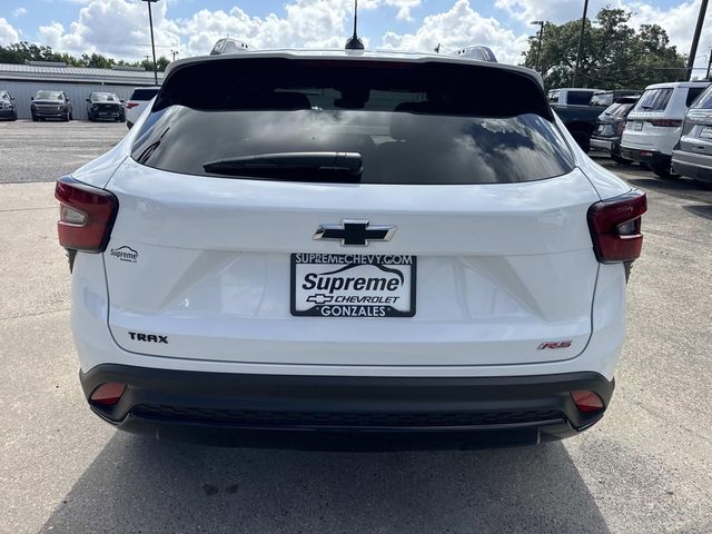 2025 Chevrolet Trax 2RS White at Ross Downing Buick GMC