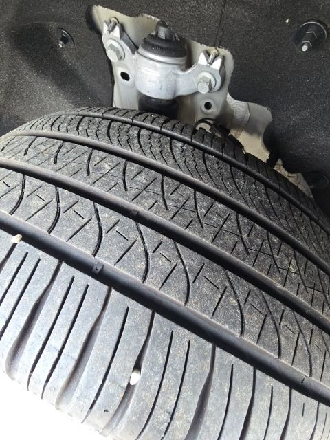 2023 Ford Explorer Platinum:B02247