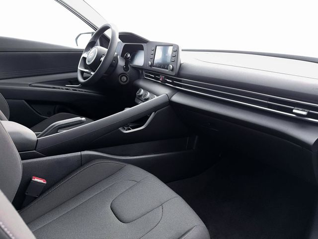 New 2026 White Hyundai SE image 15