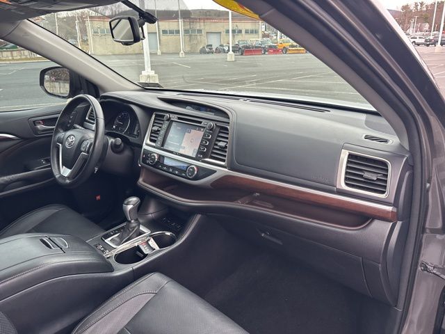 used 2015 Toyota Highlander car, priced at $15,999