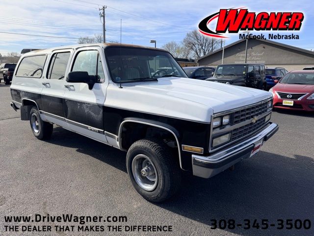 White 1990 Chevrolet Suburban V1500 4WD SUV / Crossover Four-Wheel Drive Automatic