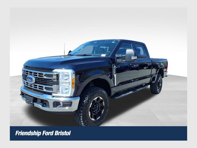Blue Metallic 2025 Ford F-350 Super Duty XLT Crew Cab 4WD Pickup Truck Four-Wheel Drive Automatic