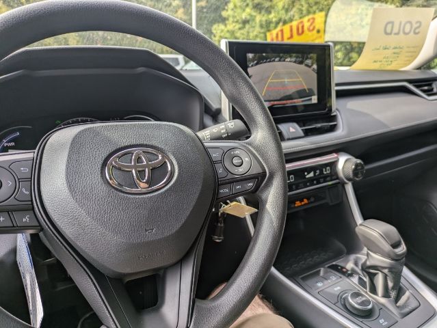 2024 Toyota RAV4 Hybrid LE 24