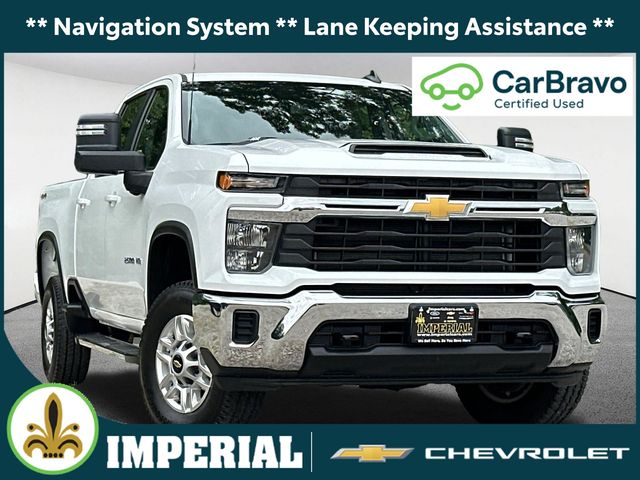 Summit White 2026 Chevrolet Silverado 2500HD Pickup Truck Four-Wheel Drive Automatic