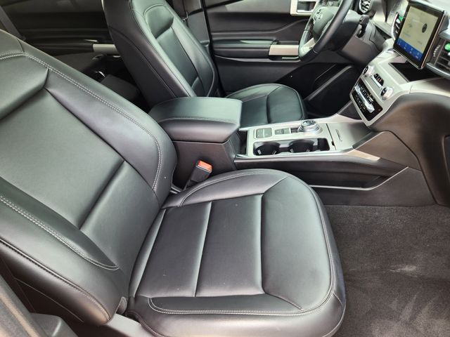 2022 Agate Black Metallic Ford Explorer XLT RWD SUV