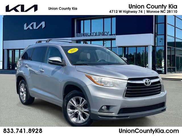 Silver Sky Metallic 2015 Toyota Highlander XLE SUV / Crossover Front-Wheel Drive 6-Speed Automatic Overdrive