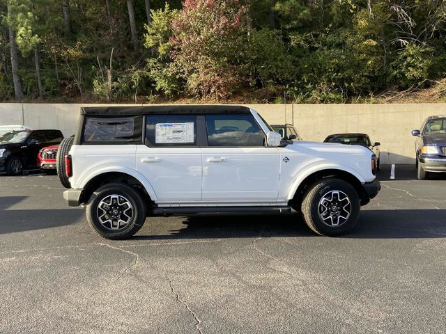 2024 Ford Bronco Outer Banks 2