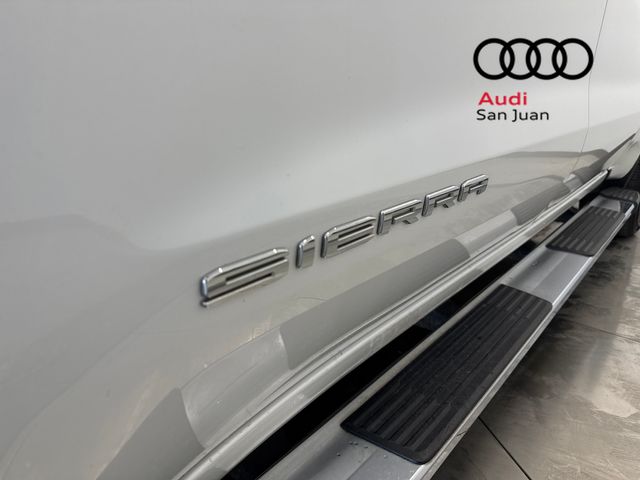 Used 2022 White GMC SLT image 7