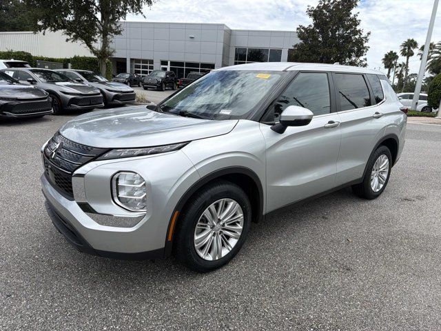 Used 2024 Mitsubishi Outlander SUV