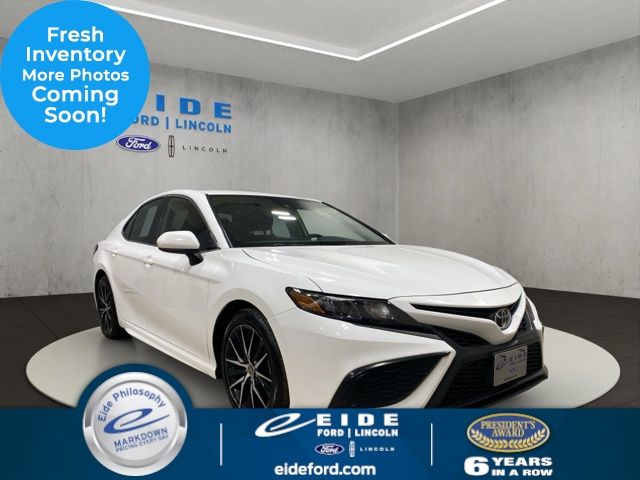 Super White 2021 Toyota Camry Sedan All-Wheel Drive 8-Speed Automatic