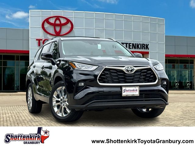 Black 2026 Toyota Highlander SUV / Crossover All-Wheel Drive 8-Speed Automatic