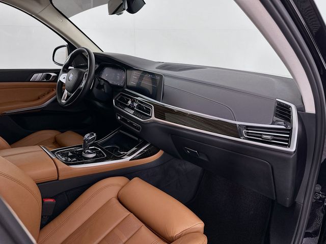 Thumbnail: 2021 BMW X7 - 32