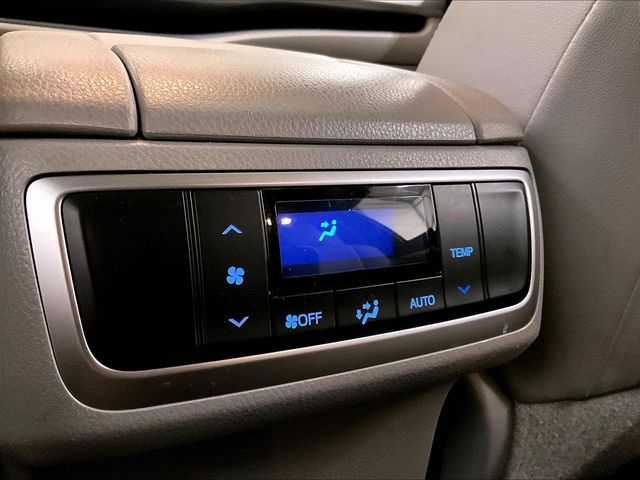 2019 Toyota Highlander XLE White at Subaru and VW of Moon Township