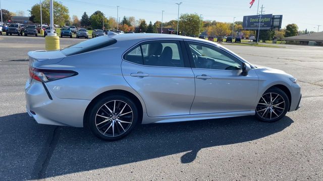 2022 Toyota Camry SE 8