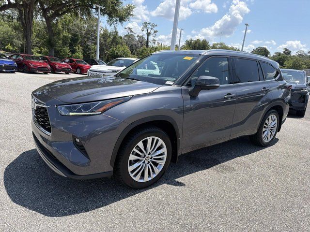 Used 2024 Toyota Highlander SUV